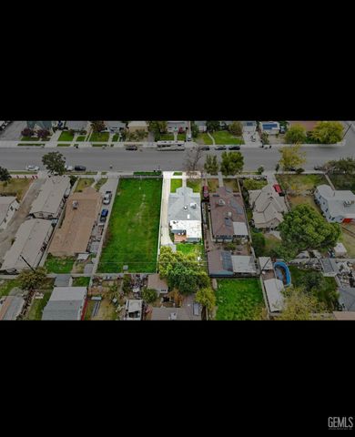 421 Holtby Road, Bakersfield, CA 93304