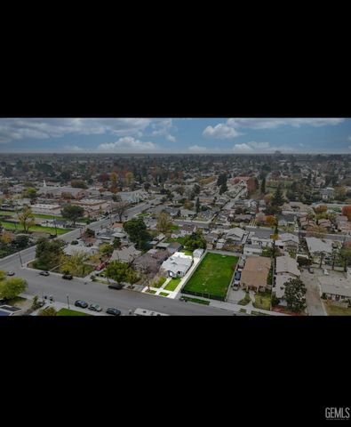 421 Holtby Road, Bakersfield, CA 93304