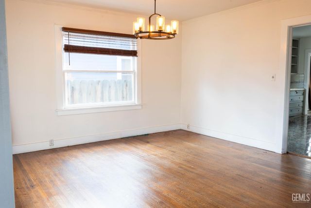 421 Holtby Road, Bakersfield, CA 93304