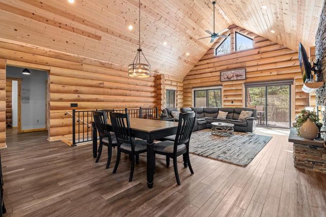 173 Lake Shore Drive, Wisconsin Dells, WI 53965