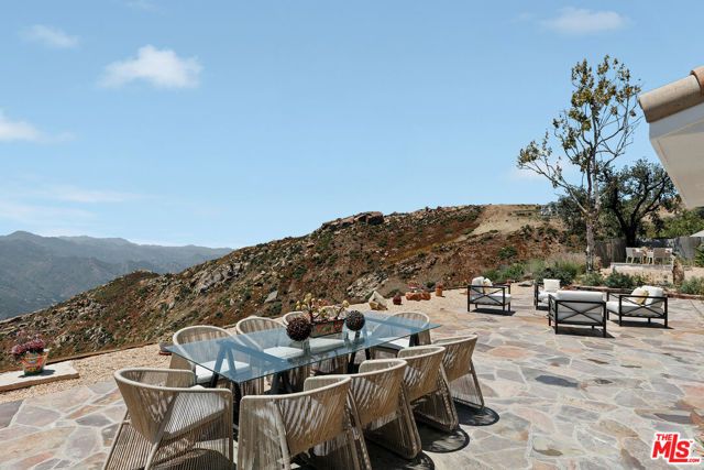 231 Loma Metisse Road, Malibu, CA 90265