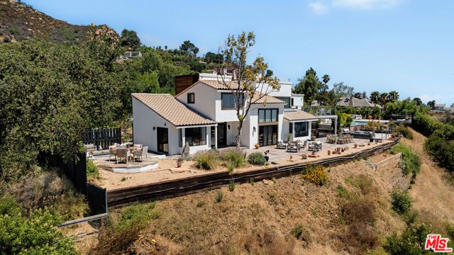 231 Loma Metisse Road, Malibu, CA 90265
