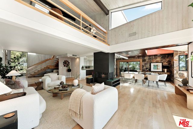 231 Loma Metisse Road, Malibu, CA 90265
