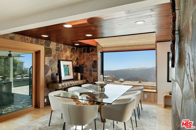 231 Loma Metisse Road, Malibu, CA 90265