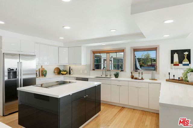 231 Loma Metisse Road, Malibu, CA 90265