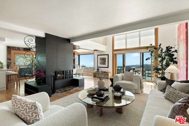 231 Loma Metisse Road, Malibu, CA 90265