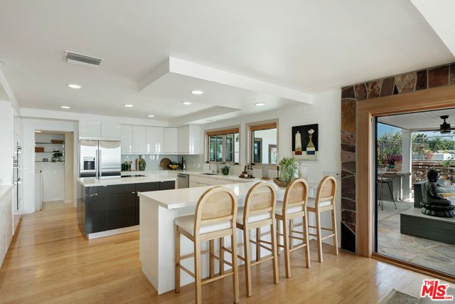 231 Loma Metisse Road, Malibu, CA 90265
