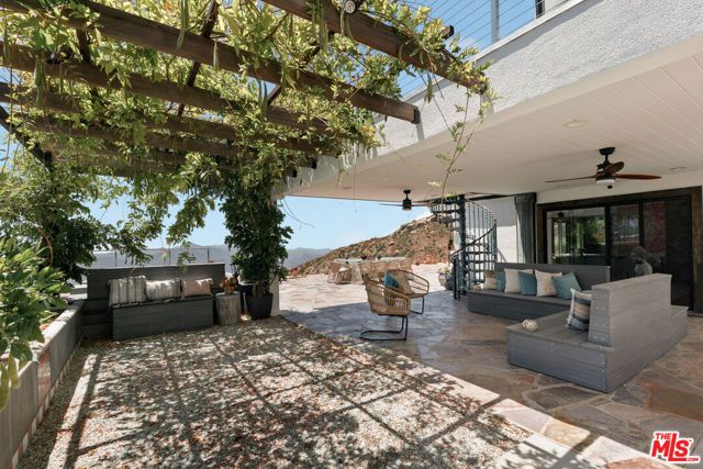231 Loma Metisse Road, Malibu, CA 90265