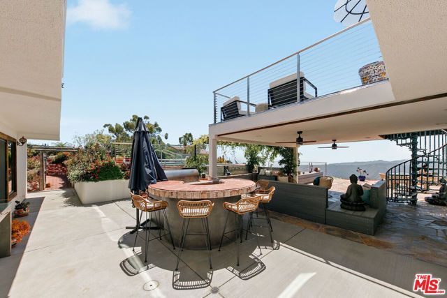 231 Loma Metisse Road, Malibu, CA 90265