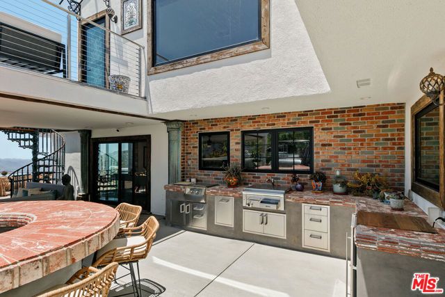 231 Loma Metisse Road, Malibu, CA 90265