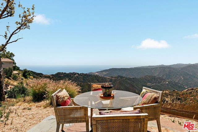 231 Loma Metisse Road, Malibu, CA 90265