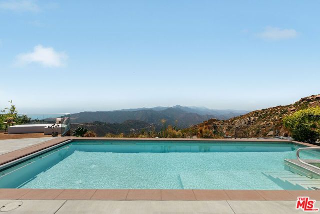 231 Loma Metisse Road, Malibu, CA 90265