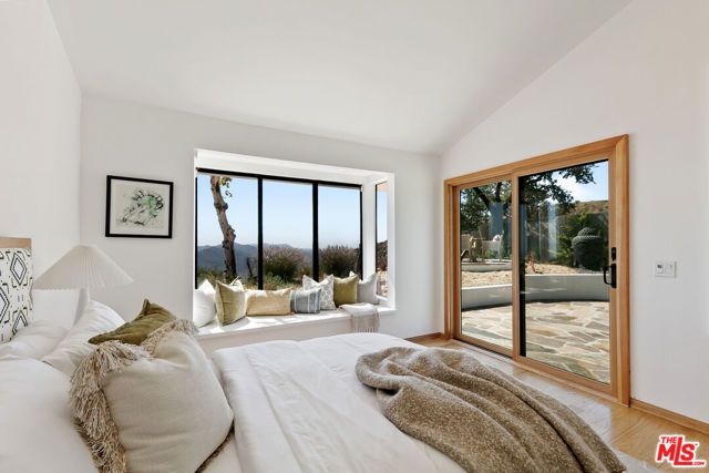 231 Loma Metisse Road, Malibu, CA 90265