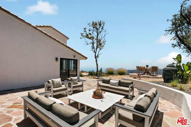 231 Loma Metisse Road, Malibu, CA 90265