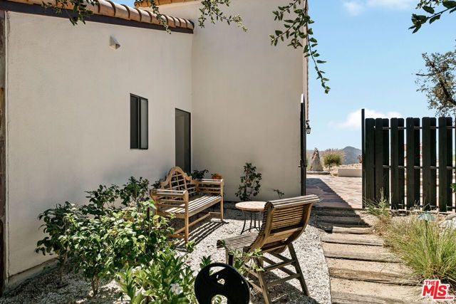 231 Loma Metisse Road, Malibu, CA 90265