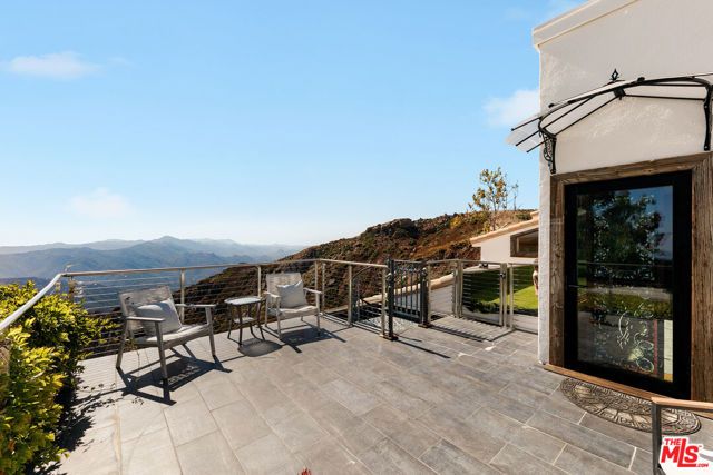 231 Loma Metisse Road, Malibu, CA 90265