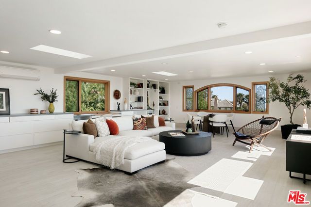 231 Loma Metisse Road, Malibu, CA 90265