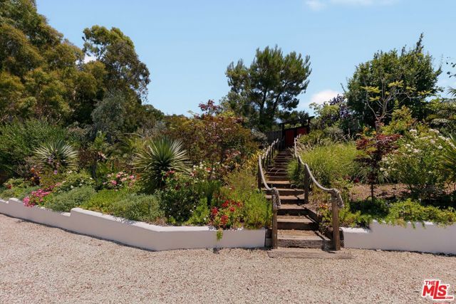 231 Loma Metisse Road, Malibu, CA 90265