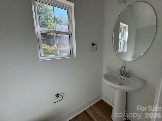 1000 Dale Avenue, Charlotte, NC 28216