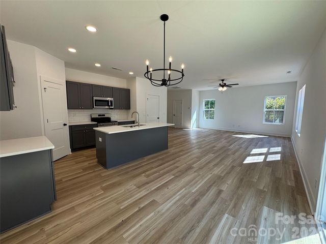 1000 Dale Avenue, Charlotte, NC 28216