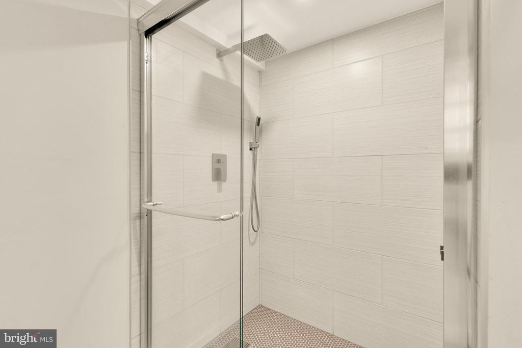 2728 13TH ST NW, Washington, DC 20009