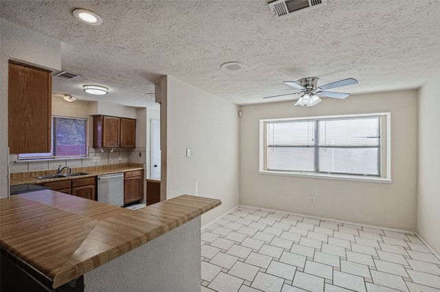 2307 Busch Drive, Arlington, TX 76014