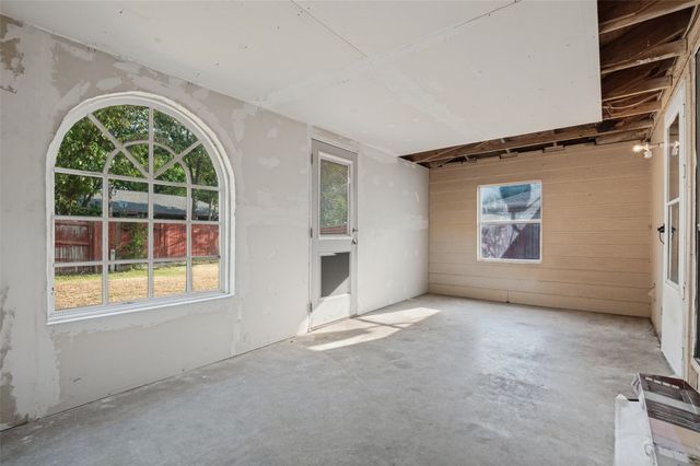 2307 Busch Drive, Arlington, TX 76014