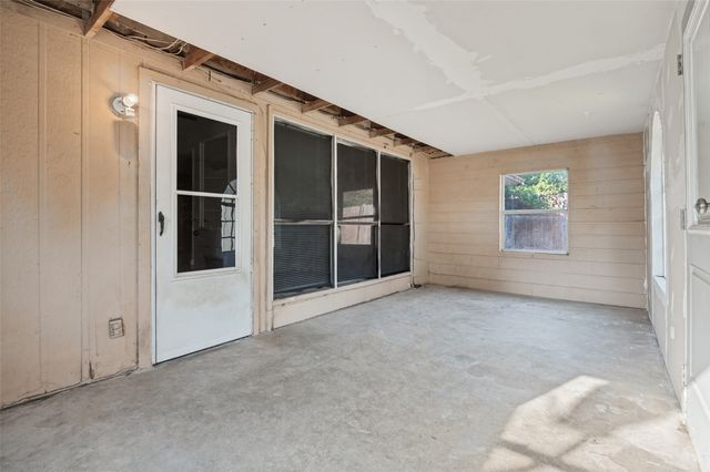 2307 Busch Drive, Arlington, TX 76014