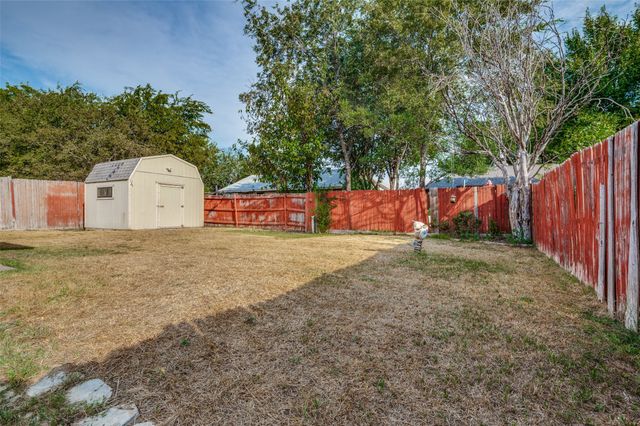 2307 Busch Drive, Arlington, TX 76014