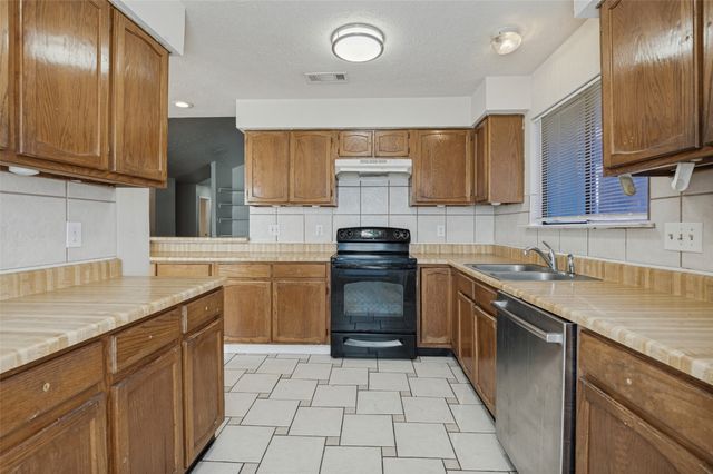 2307 Busch Drive, Arlington, TX 76014
