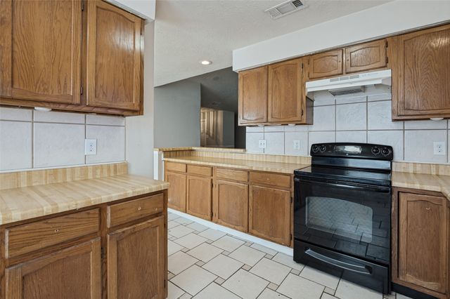 2307 Busch Drive, Arlington, TX 76014