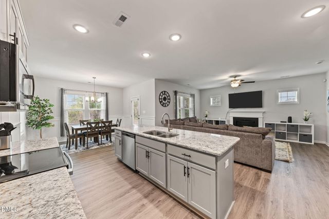 202 Ziggy Way, Raeford, NC 28376