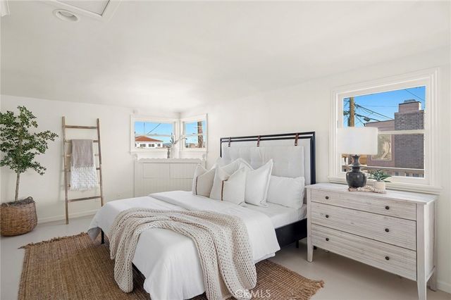 1300 W Balboa Boulevard, Newport Beach, CA 92661