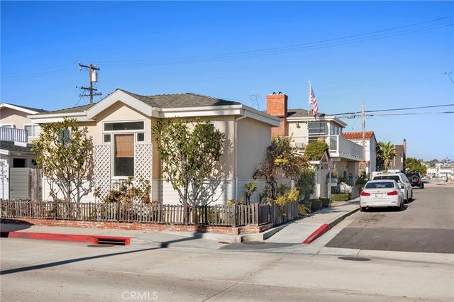 1300 W Balboa Boulevard, Newport Beach, CA 92661