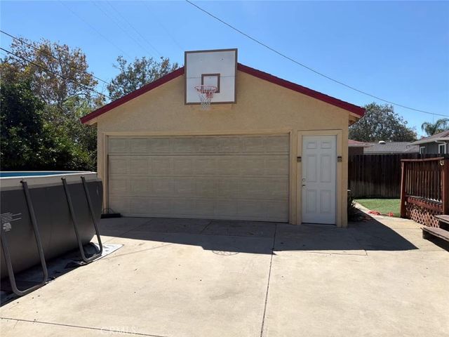 829 W Berkeley Court, Ontario, CA 91762