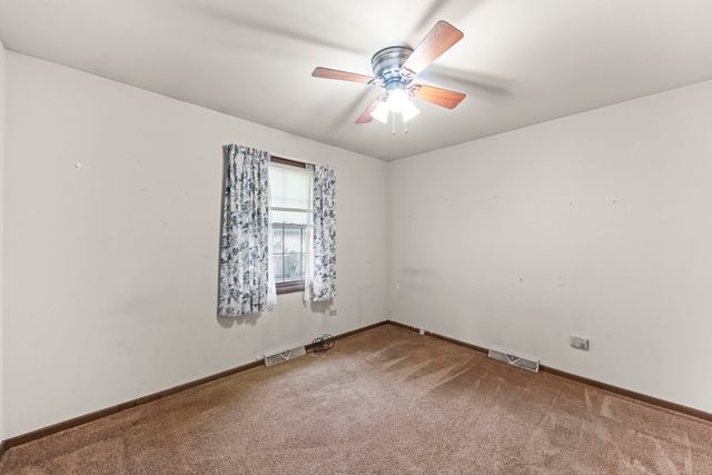 1406 Kaskaskia Avenue, Elgin, IL 60123