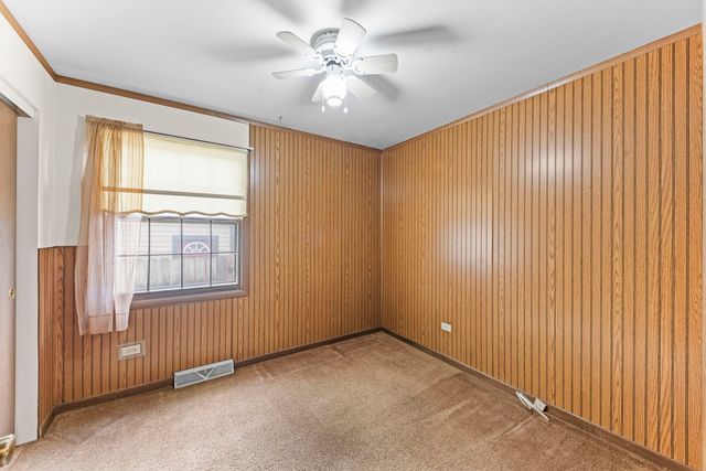 1406 Kaskaskia Avenue, Elgin, IL 60123