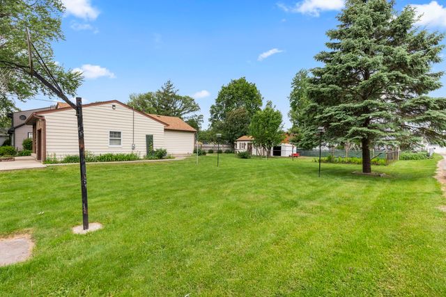 1406 Kaskaskia Avenue, Elgin, IL 60123