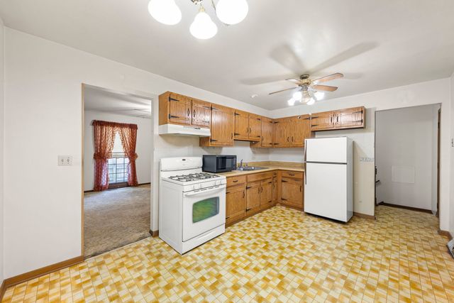 1406 Kaskaskia Avenue, Elgin, IL 60123