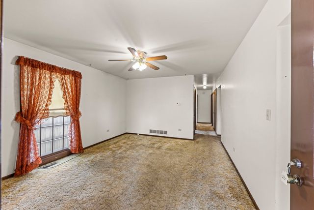 1406 Kaskaskia Avenue, Elgin, IL 60123