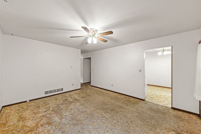 1406 Kaskaskia Avenue, Elgin, IL 60123