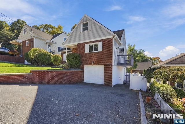 598 Elm Avenue, Ridgefield, NJ 07657