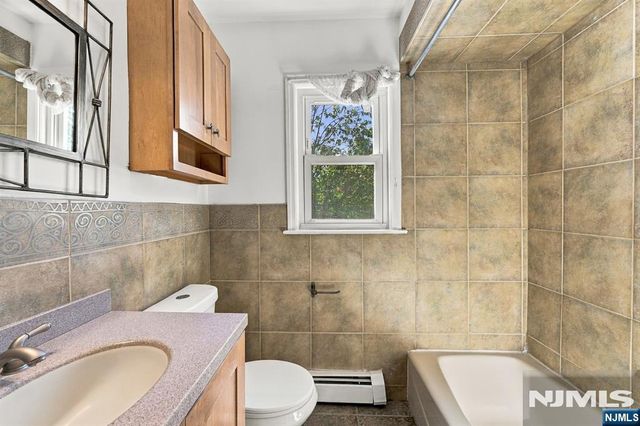 598 Elm Avenue, Ridgefield, NJ 07657