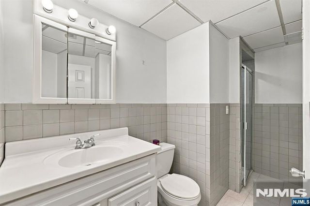 598 Elm Avenue, Ridgefield, NJ 07657