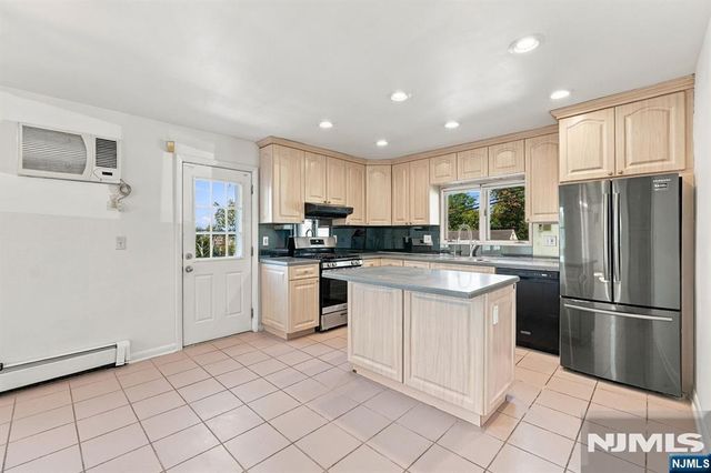 598 Elm Avenue, Ridgefield, NJ 07657