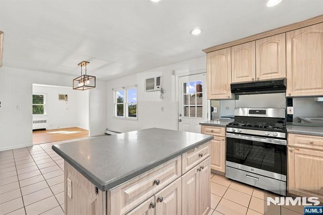 598 Elm Avenue, Ridgefield, NJ 07657