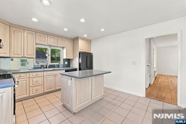 598 Elm Avenue, Ridgefield, NJ 07657