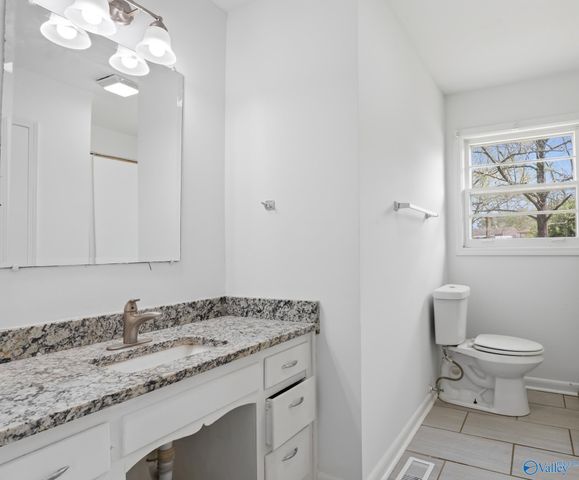 3904 Kenwood Drive NW, Huntsville, AL 35810