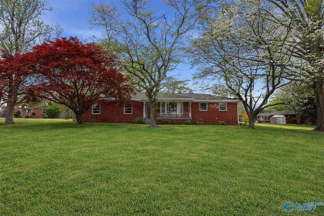 3904 Kenwood Drive NW, Huntsville, AL 35810