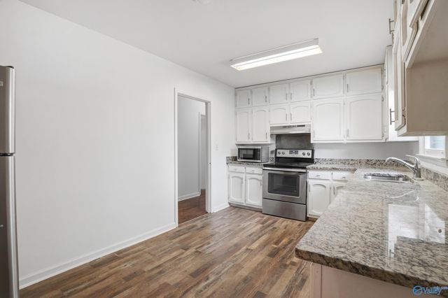 3904 Kenwood Drive NW, Huntsville, AL 35810